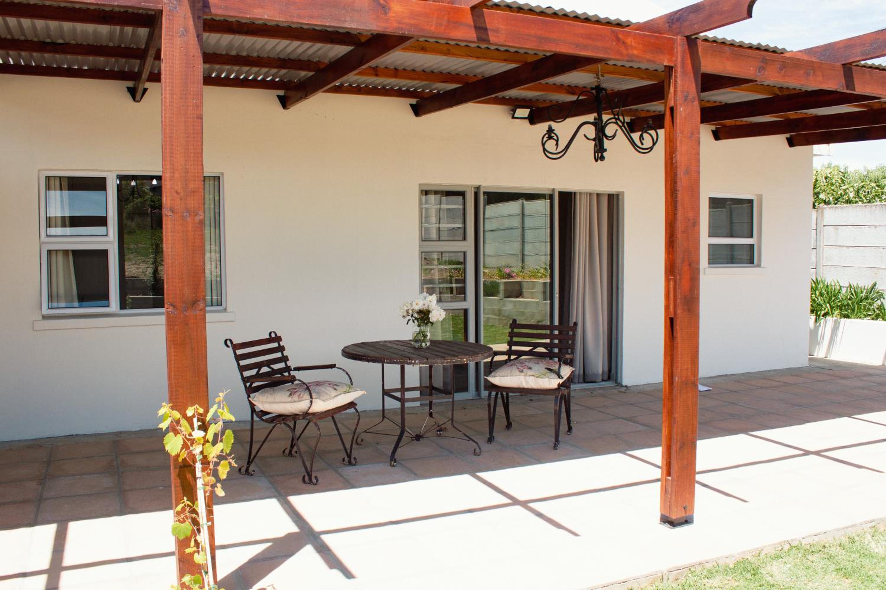 Rooikraal Hamlet Village Cottage view 2