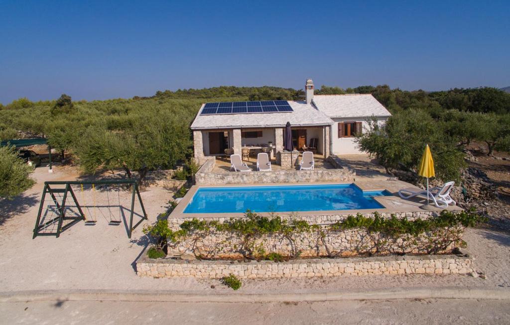 Holiday Home Stomorica - Secluded Olive Estate with Private Pool, Brač view 2