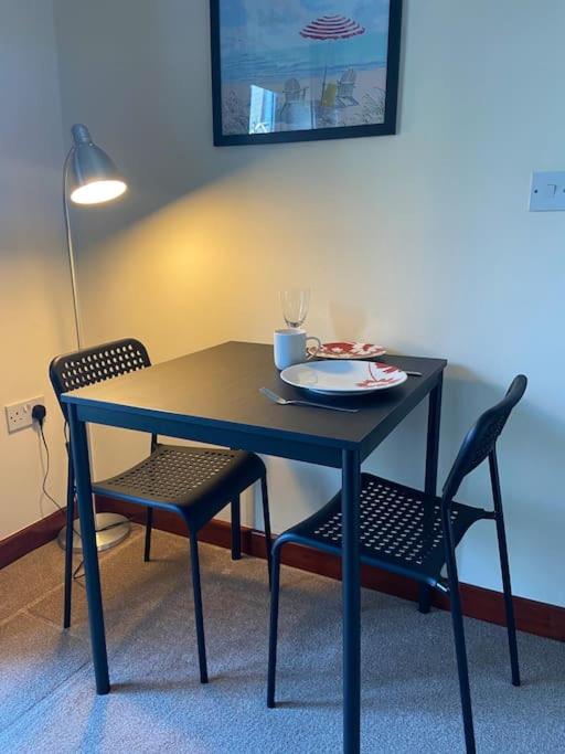 One Bedroom Bungalow No1 - Secure Gated Parking view 4