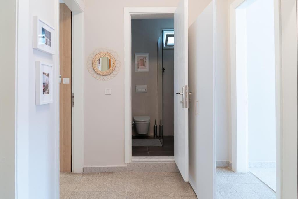 Designed and Modern 2BR Flat In Center Of Buyukada view 5