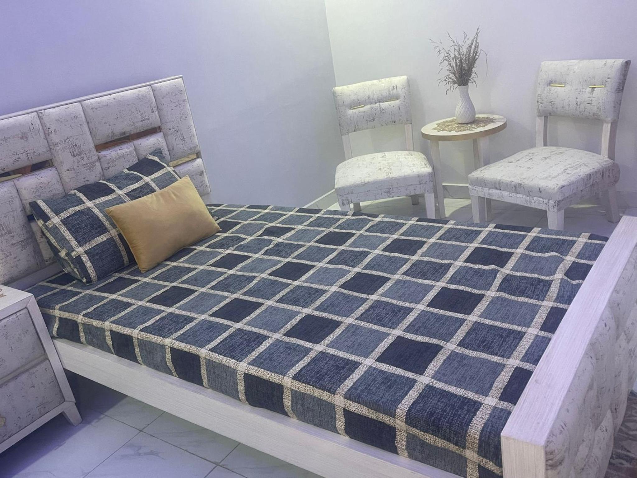 Comfy stays near Islamabad airport view 3