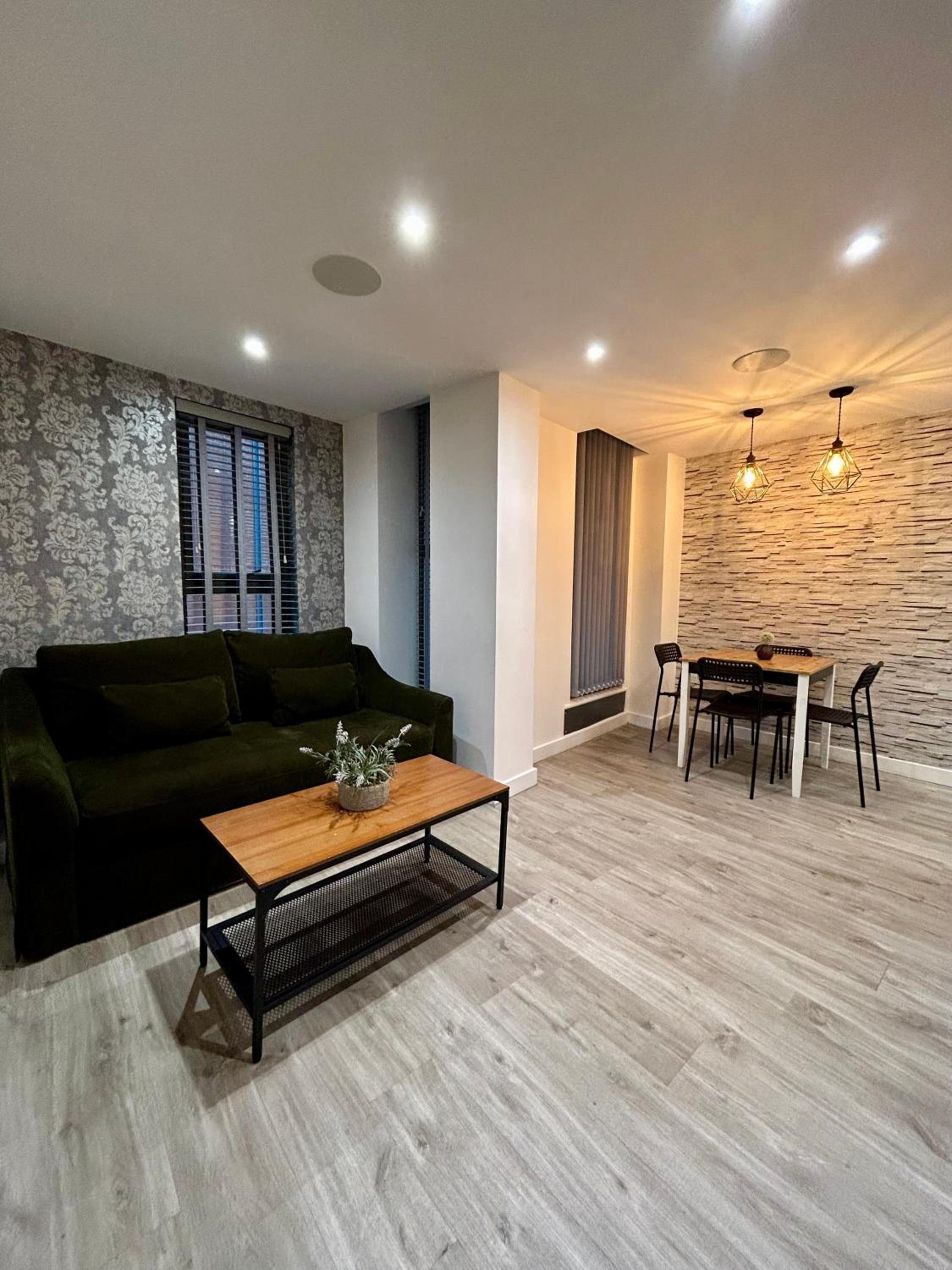 Cosy City Centre Location, Hydro Massage Showe view 5