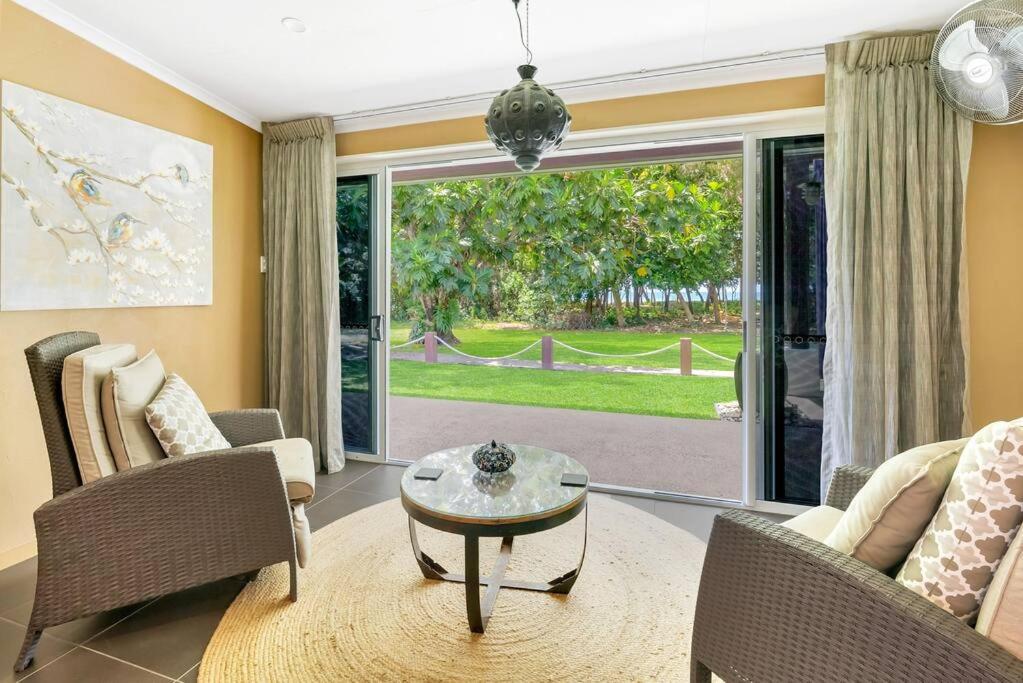 Absolute Beachfront WongaBelle- Pet Friendly