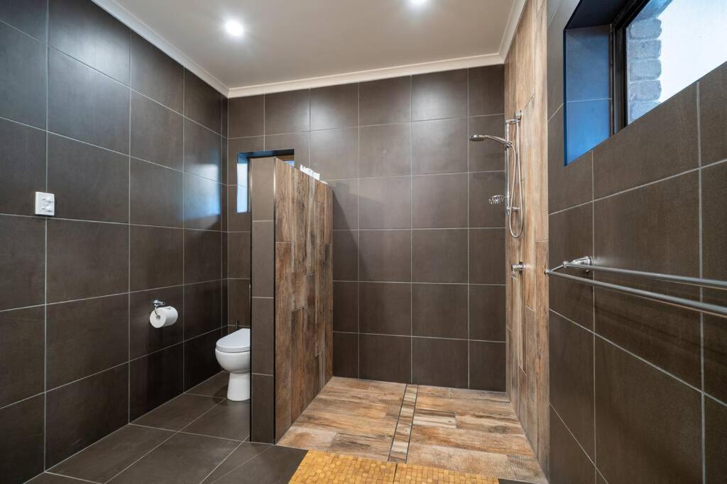 Absolute Beachfront WongaBelle- Pet Friendly