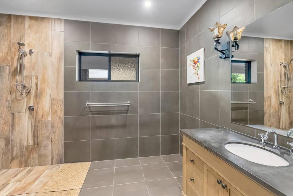 Absolute Beachfront WongaBelle- Pet Friendly