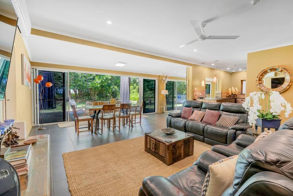 Absolute Beachfront WongaBelle- Pet Friendly