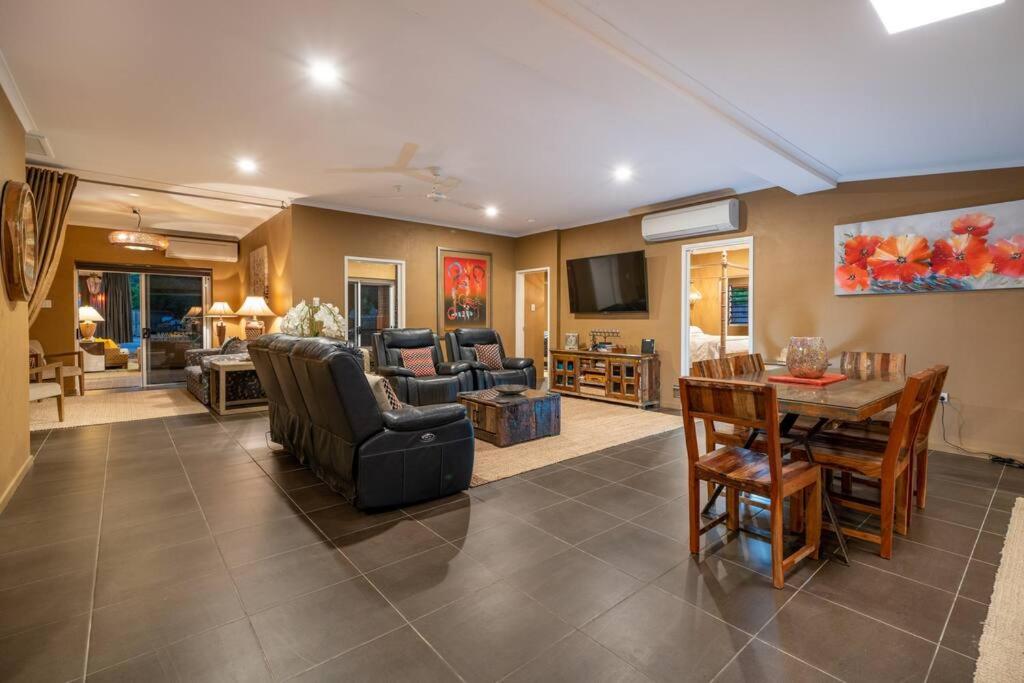 Absolute Beachfront WongaBelle- Pet Friendly