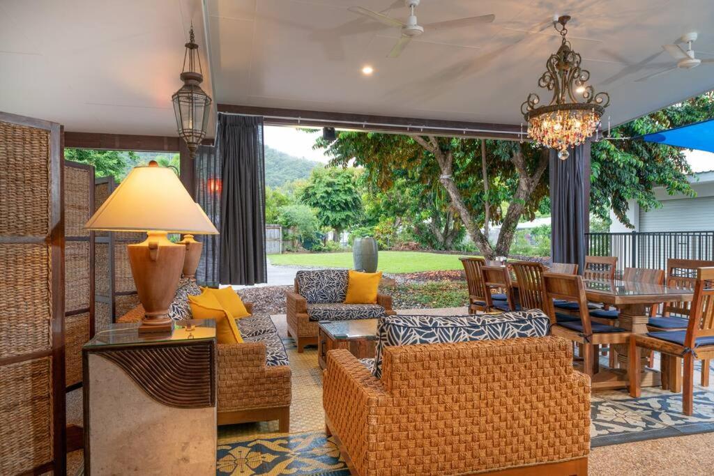 Absolute Beachfront WongaBelle- Pet Friendly