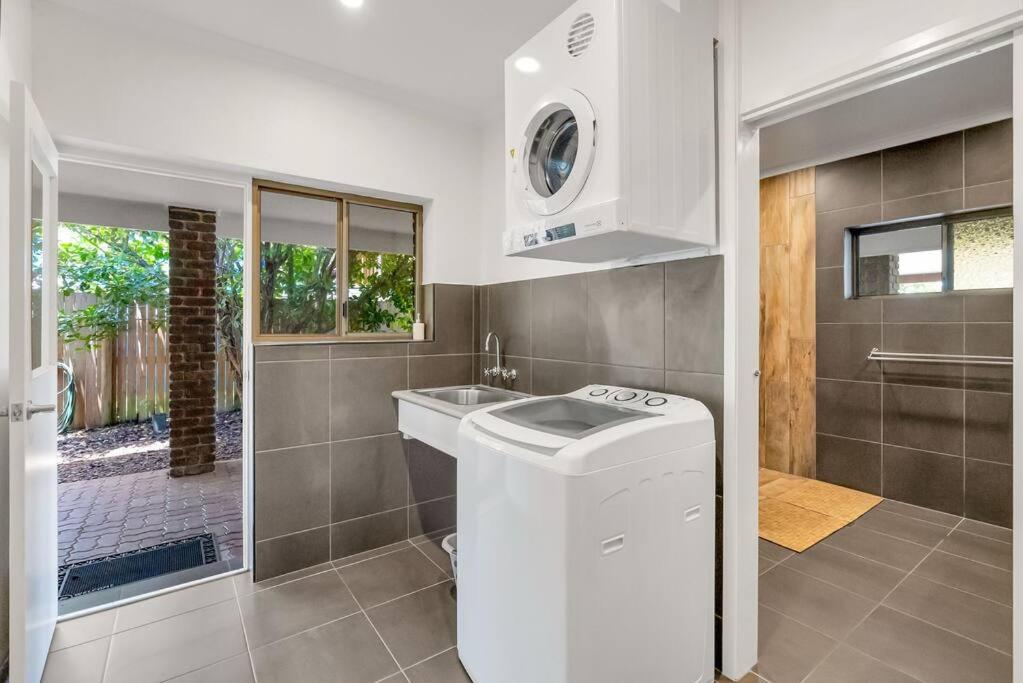 Absolute Beachfront WongaBelle- Pet Friendly