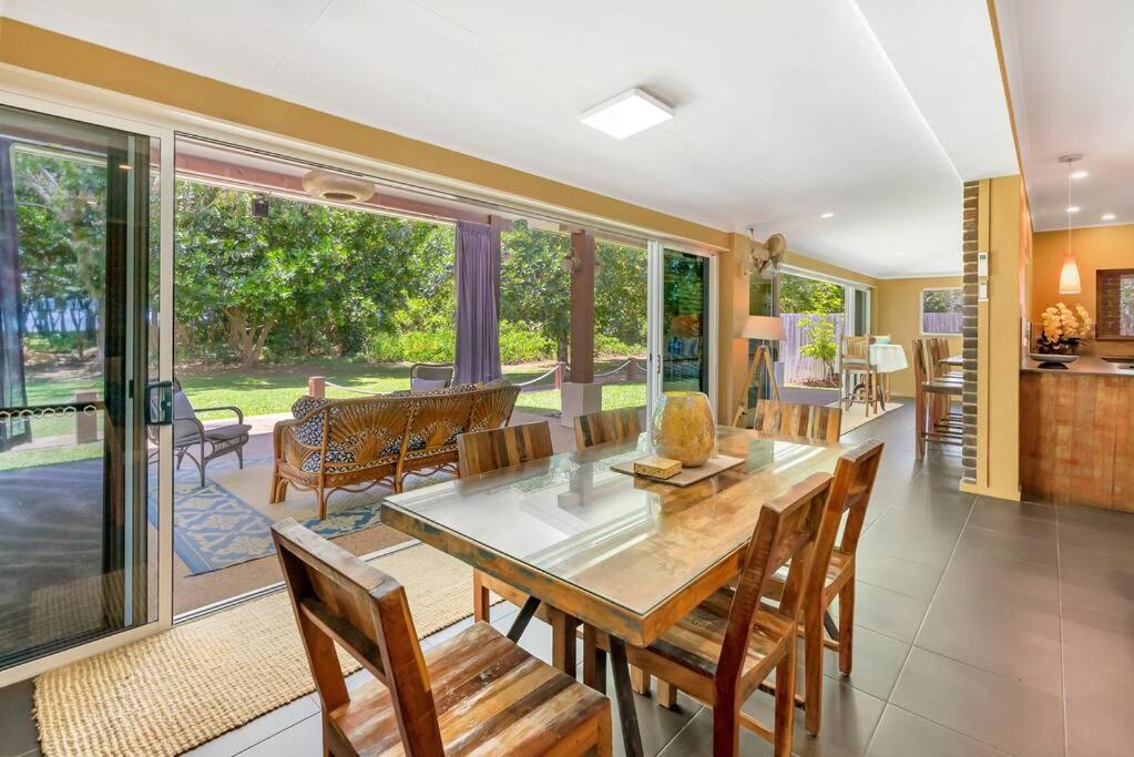 Absolute Beachfront WongaBelle- Pet Friendly