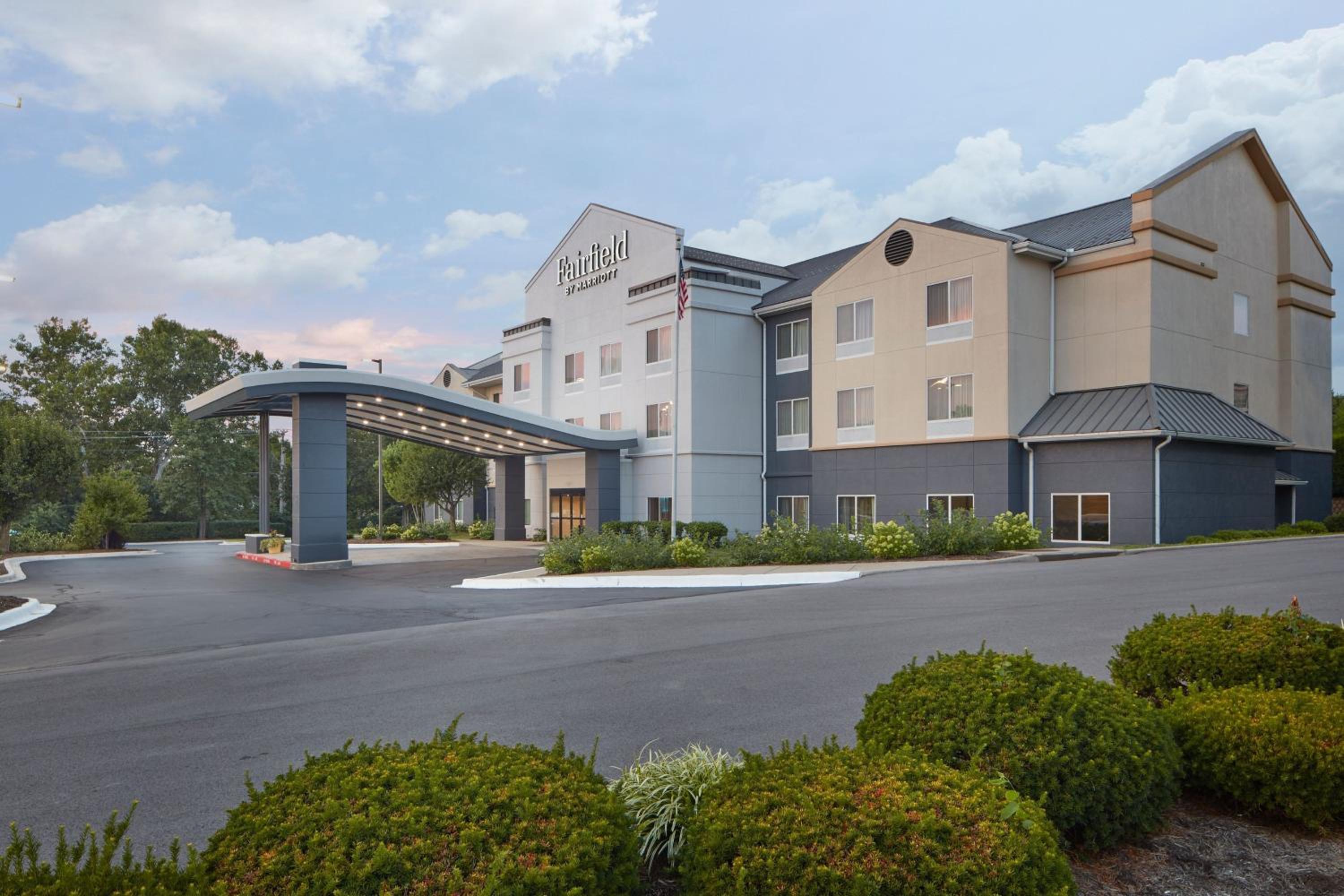 Frankfort Vacations - Fairfield by Marriott Frankfort - Property Image 15