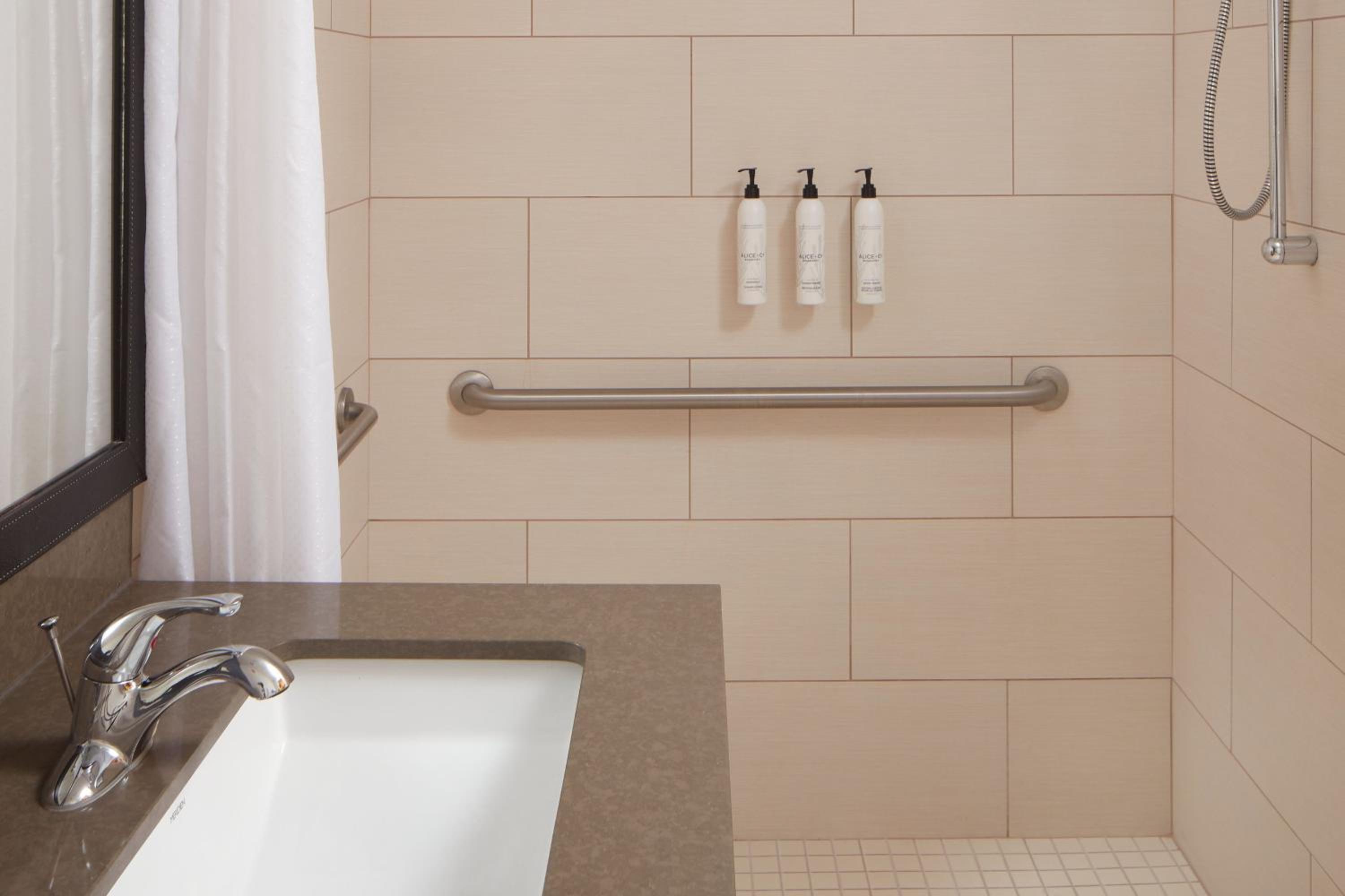 Frankfort Vacations - Fairfield by Marriott Frankfort - Property Image 22