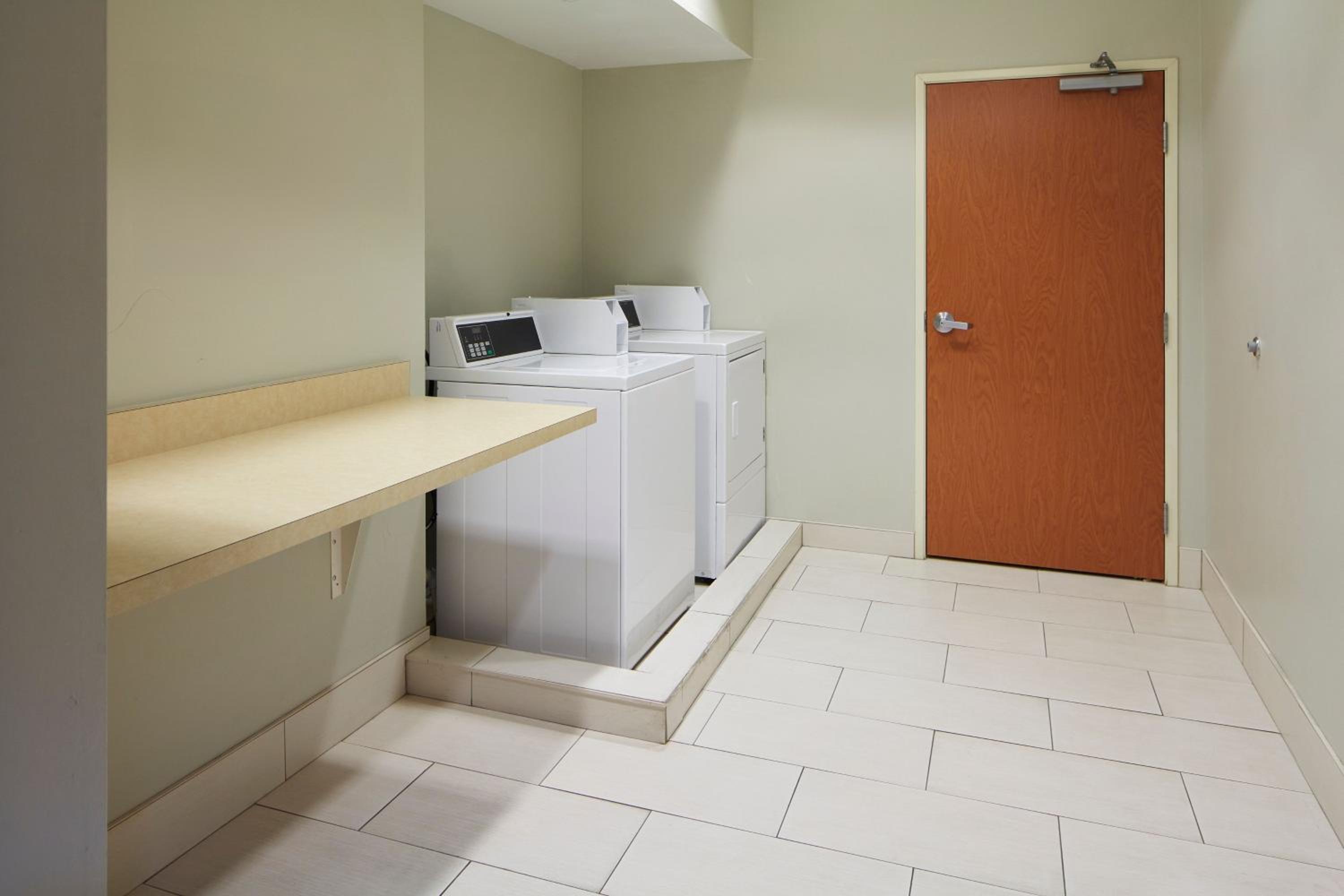 Frankfort Vacations - Fairfield by Marriott Frankfort - Property Image 10