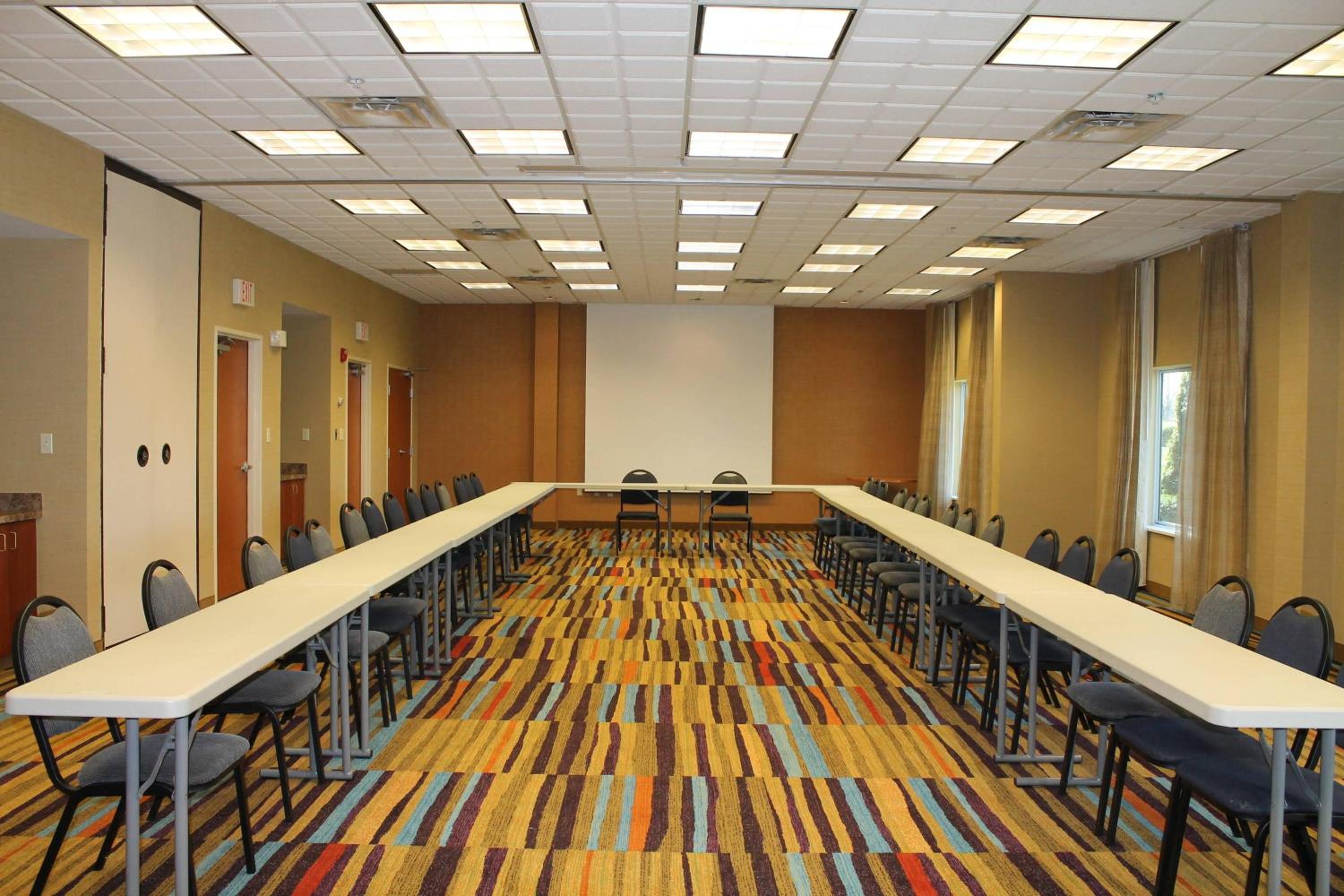 Frankfort Vacations - Fairfield by Marriott Frankfort - Property Image 5