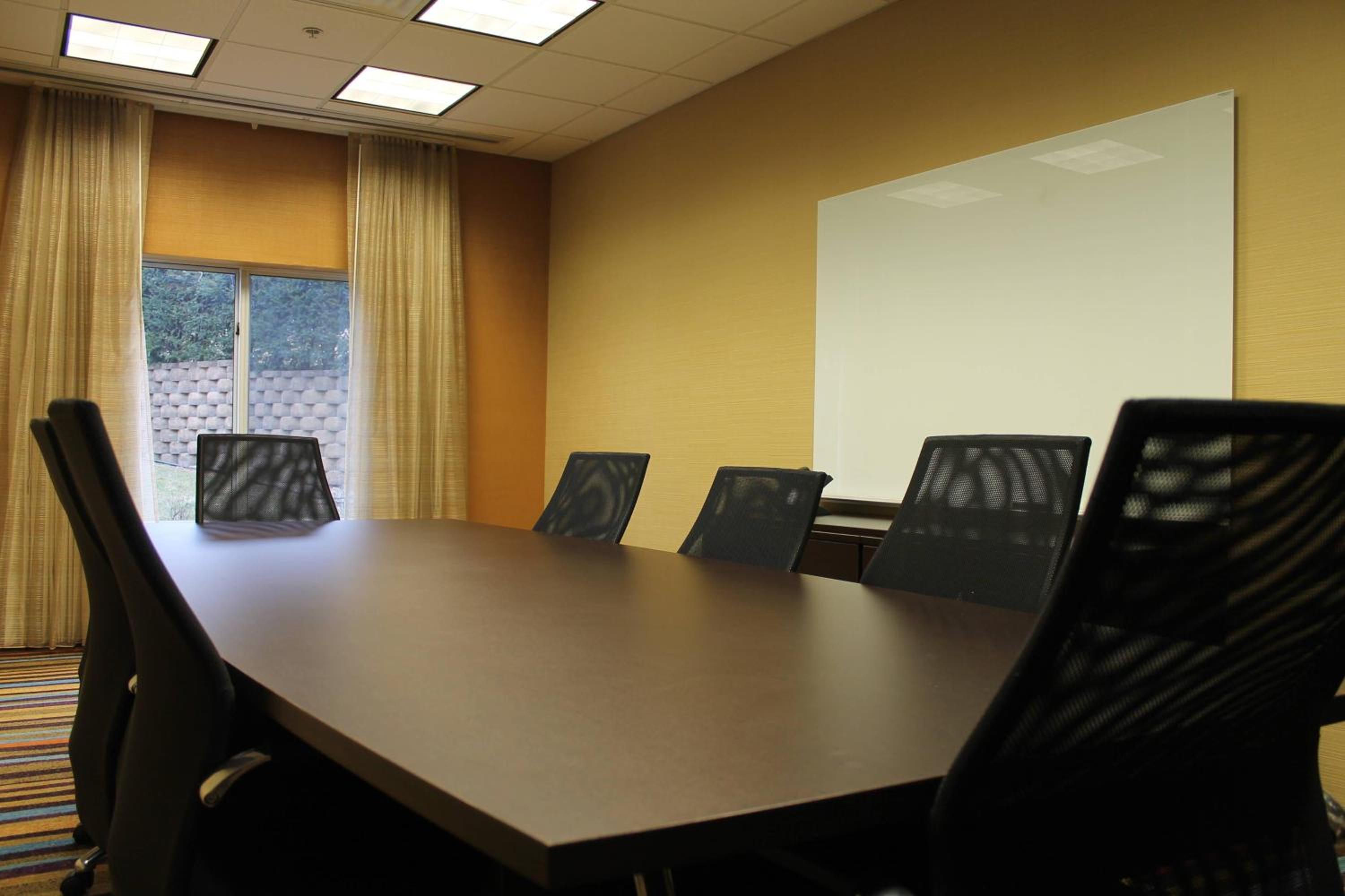 Frankfort Vacations - Fairfield by Marriott Frankfort - Property Image 4