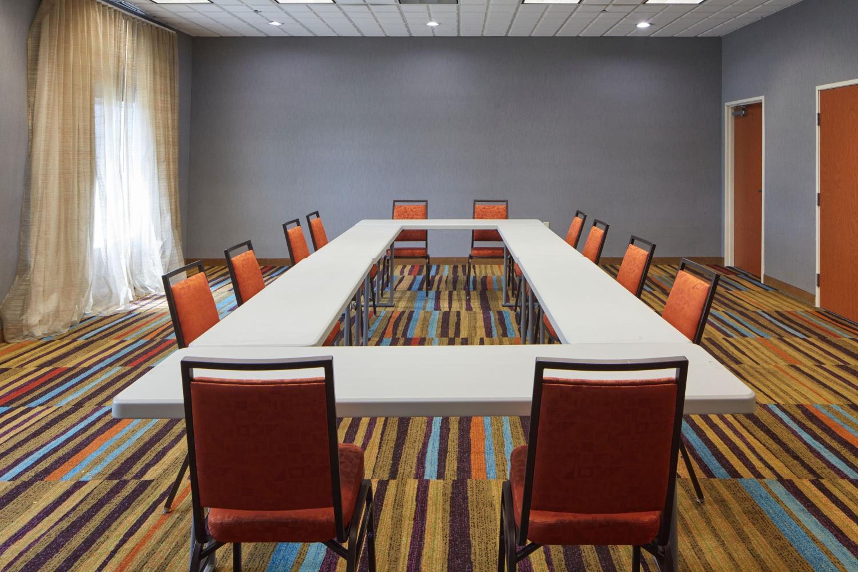Frankfort Vacations - Fairfield by Marriott Frankfort - Property Image 3