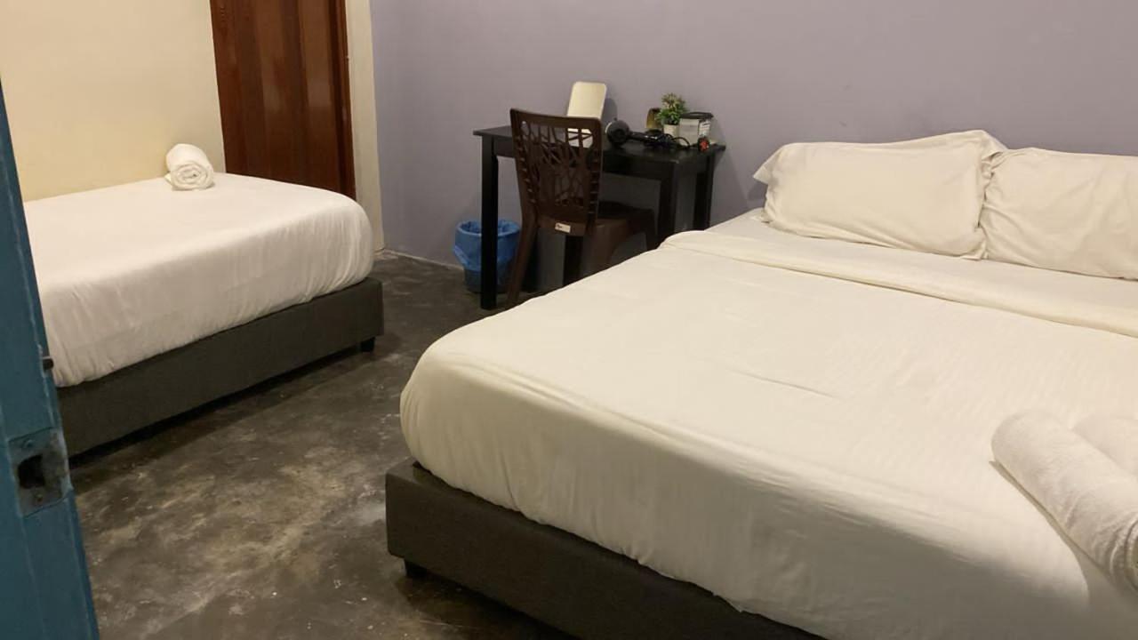 Homestay 5 minute walk to HUKM