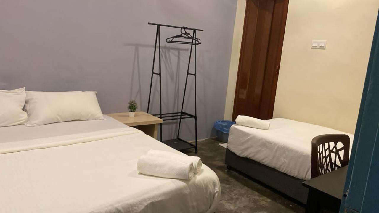 Homestay 5 minute walk to HUKM