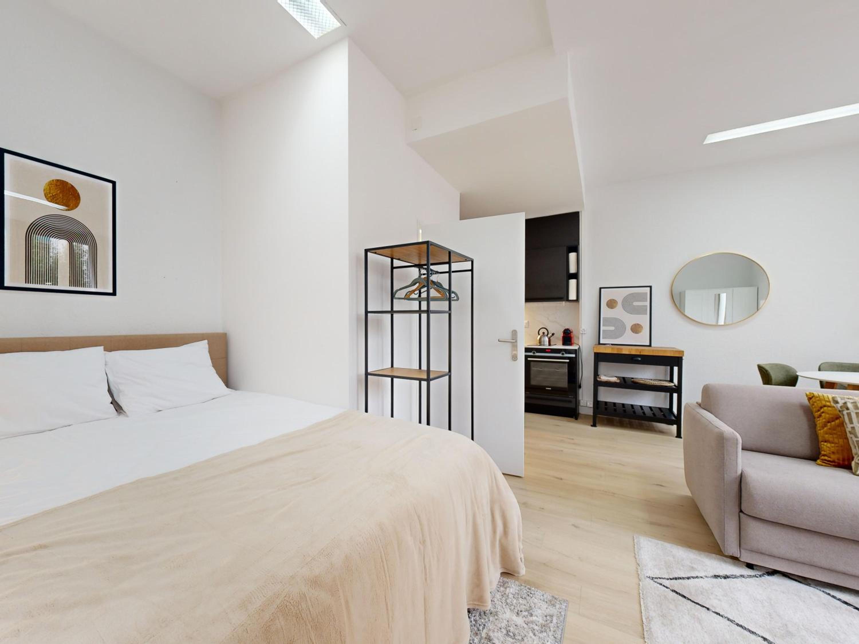 Bright studio in Champel
