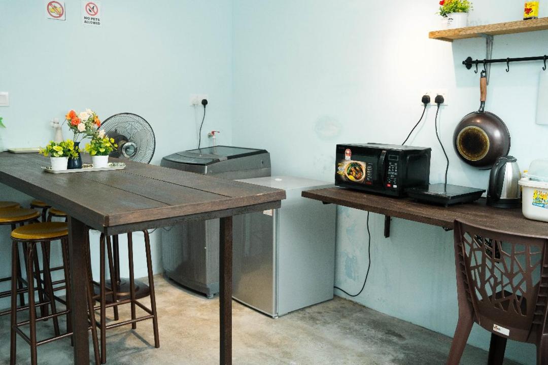 Homestay 5 minute walk to HUKM