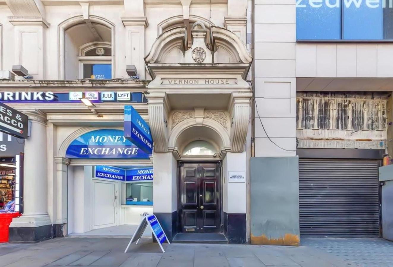 Sleep 6 Piccadilly Grand in London VR5