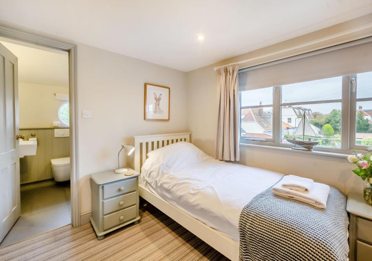 4 Bed in Southwold oc-hskimm