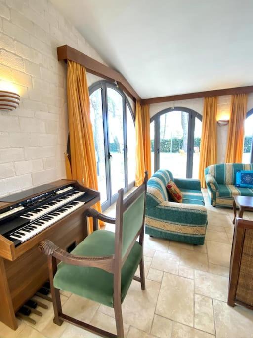 lounge