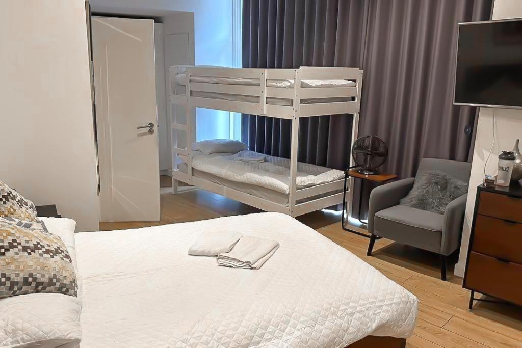 Sleep 6 Piccadilly Grand in London VR5