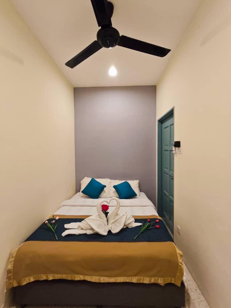 Homestay 5 minute walk to HUKM