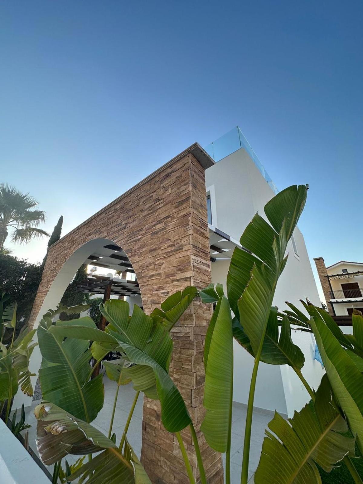 Villa Dara by Ezoria Villas