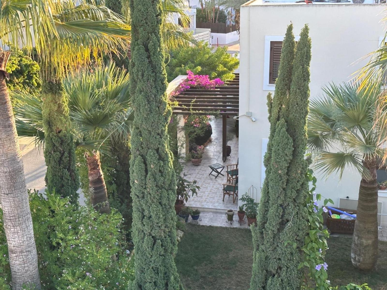 Villa Dara by Ezoria Villas