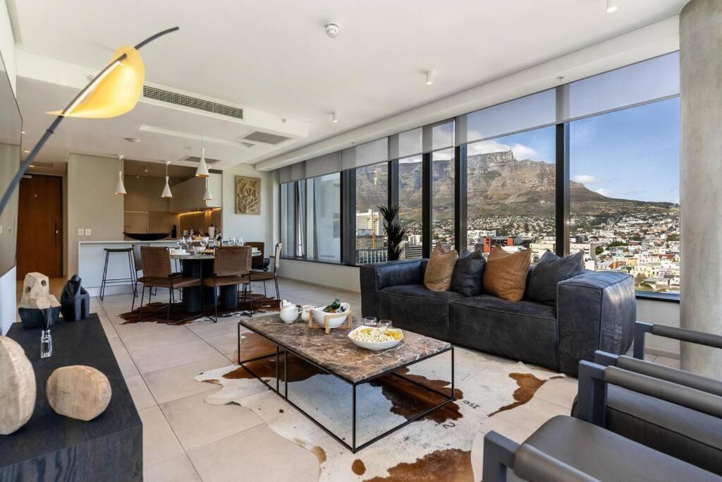 1509 on Strand - Luxury Apartment in Cape Town CBD