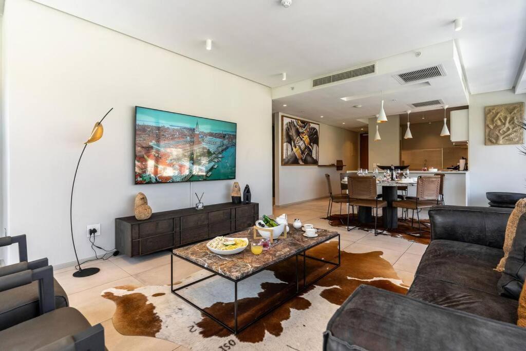 1509 on Strand - Luxury Apartment in Cape Town CBD