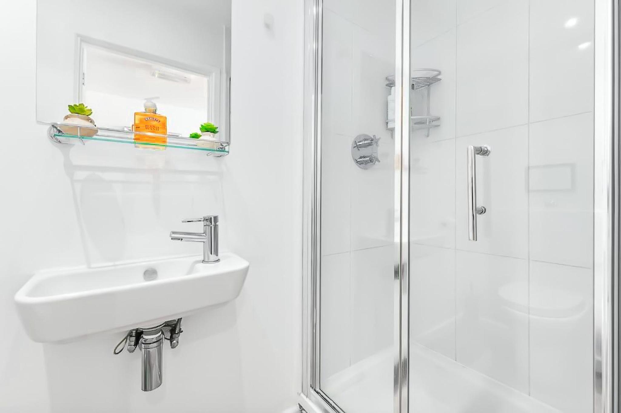 Piccadilly, Soho 1 BR Sleep 6 VR1