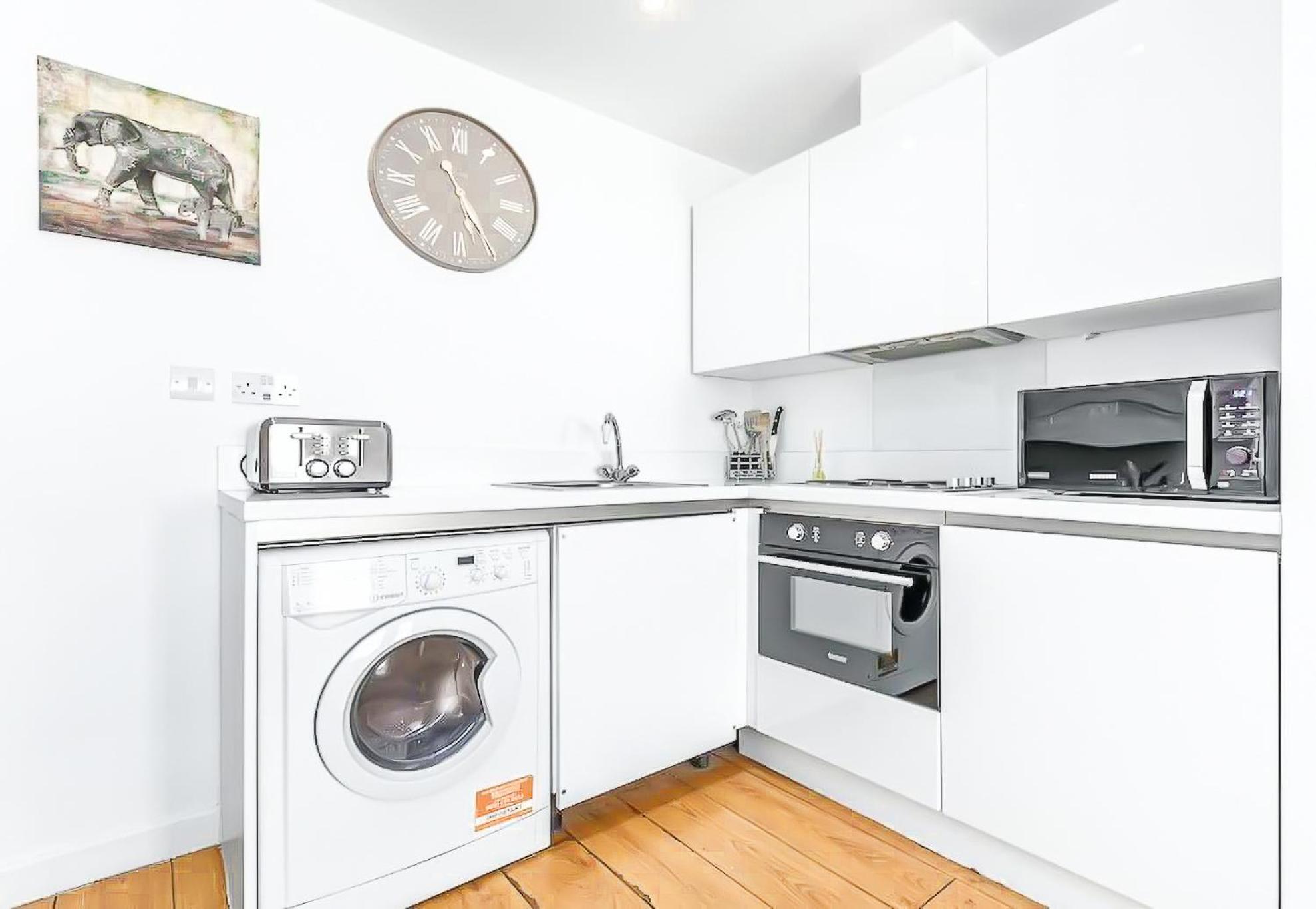 Piccadilly, Soho 1 BR Sleep 6 VR1