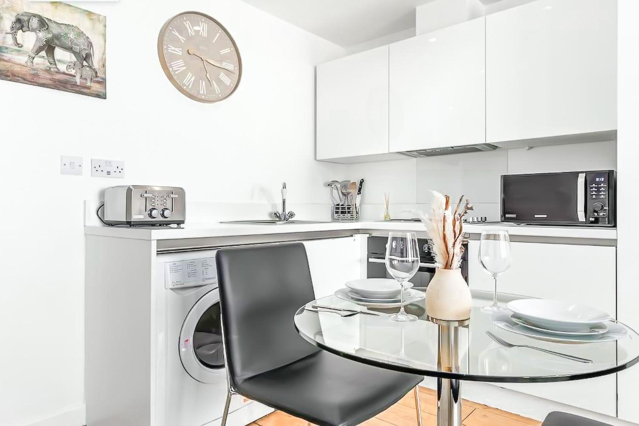 Piccadilly, Soho 1 BR Sleep 6 VR1
