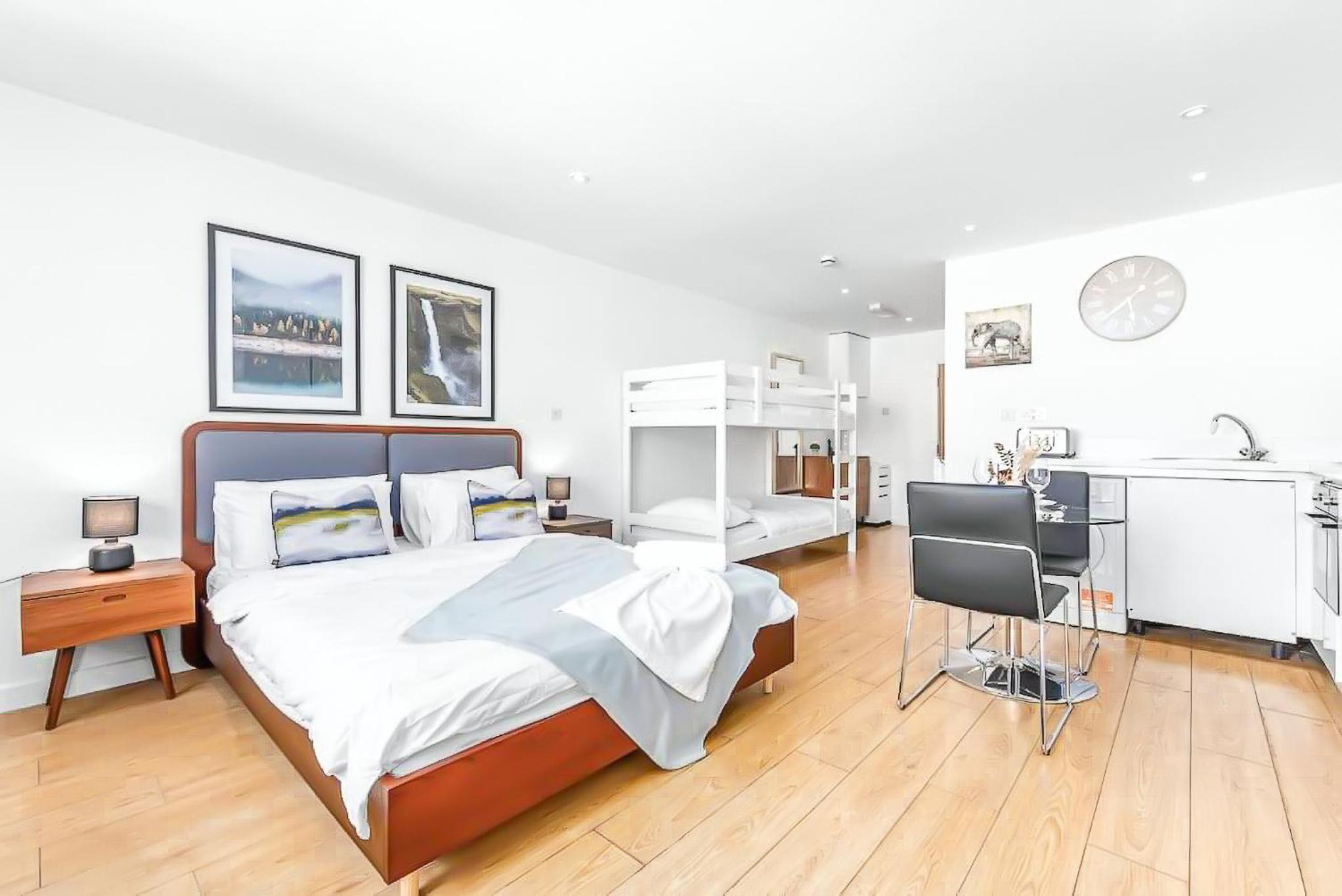 Piccadilly, Soho 1 BR Sleep 6 VR1