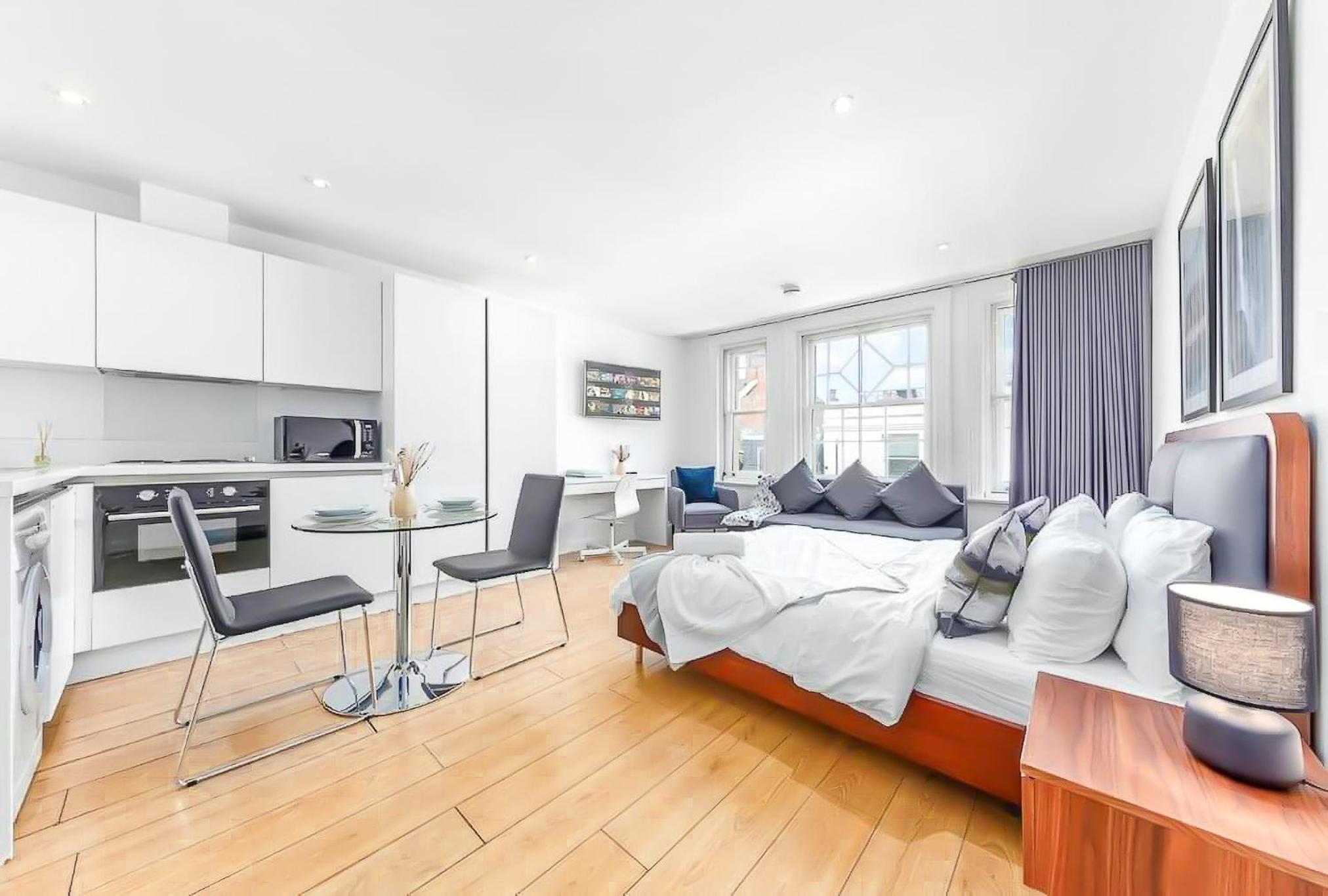 Piccadilly, Soho 1 BR Sleep 6 VR1