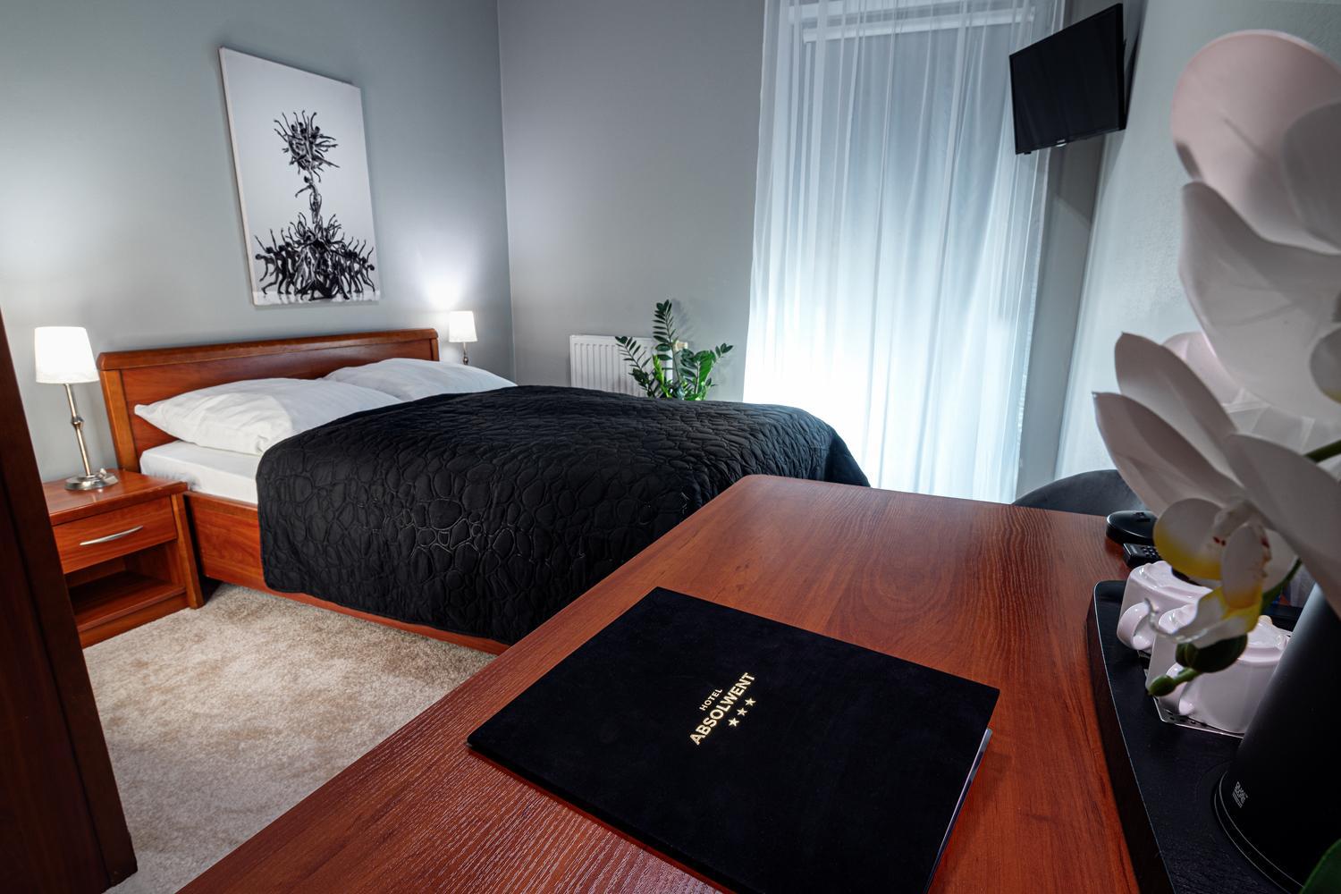 Hotel Absolwent en Gostyń — hotel room