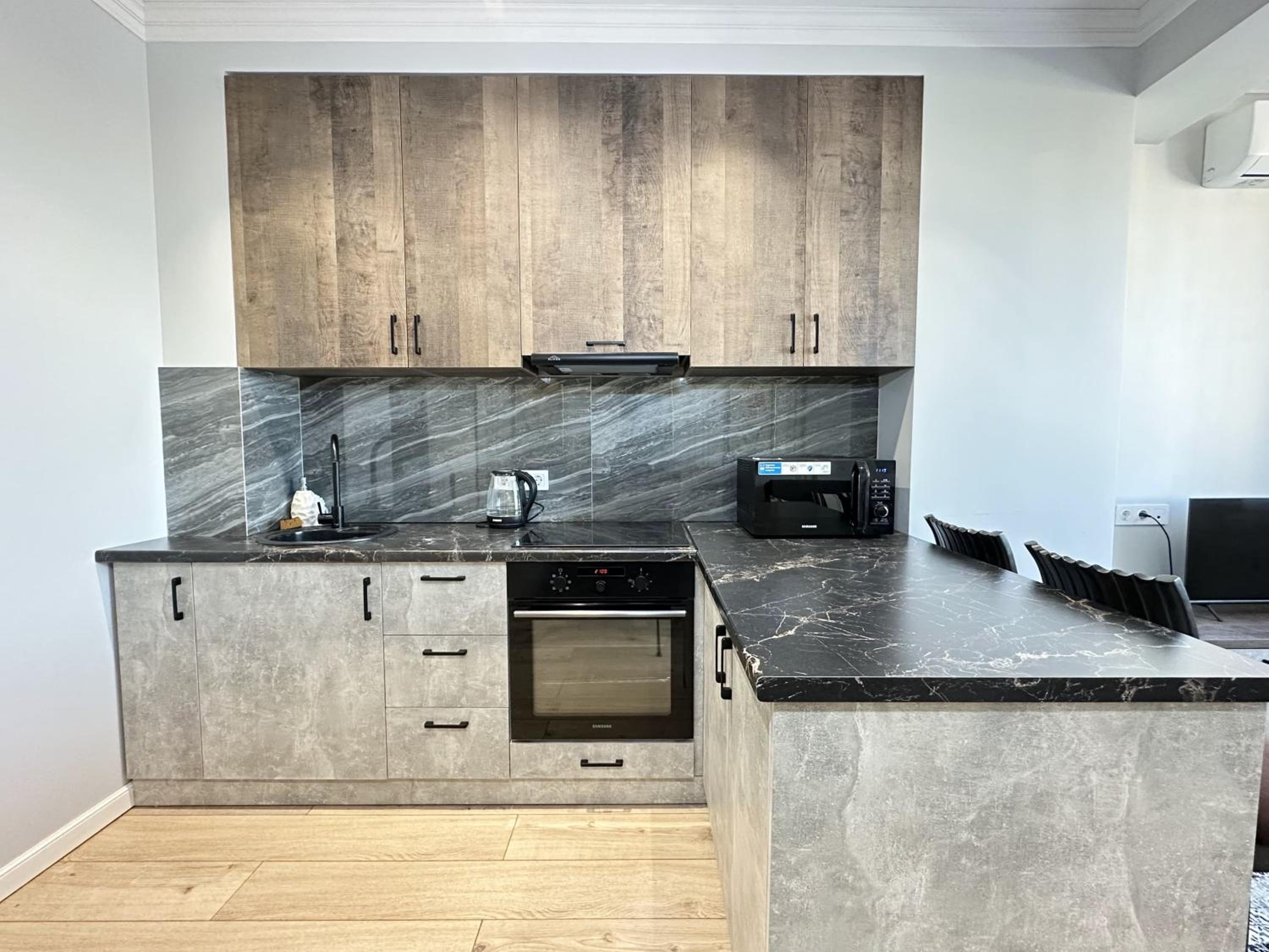 Admiral apartments