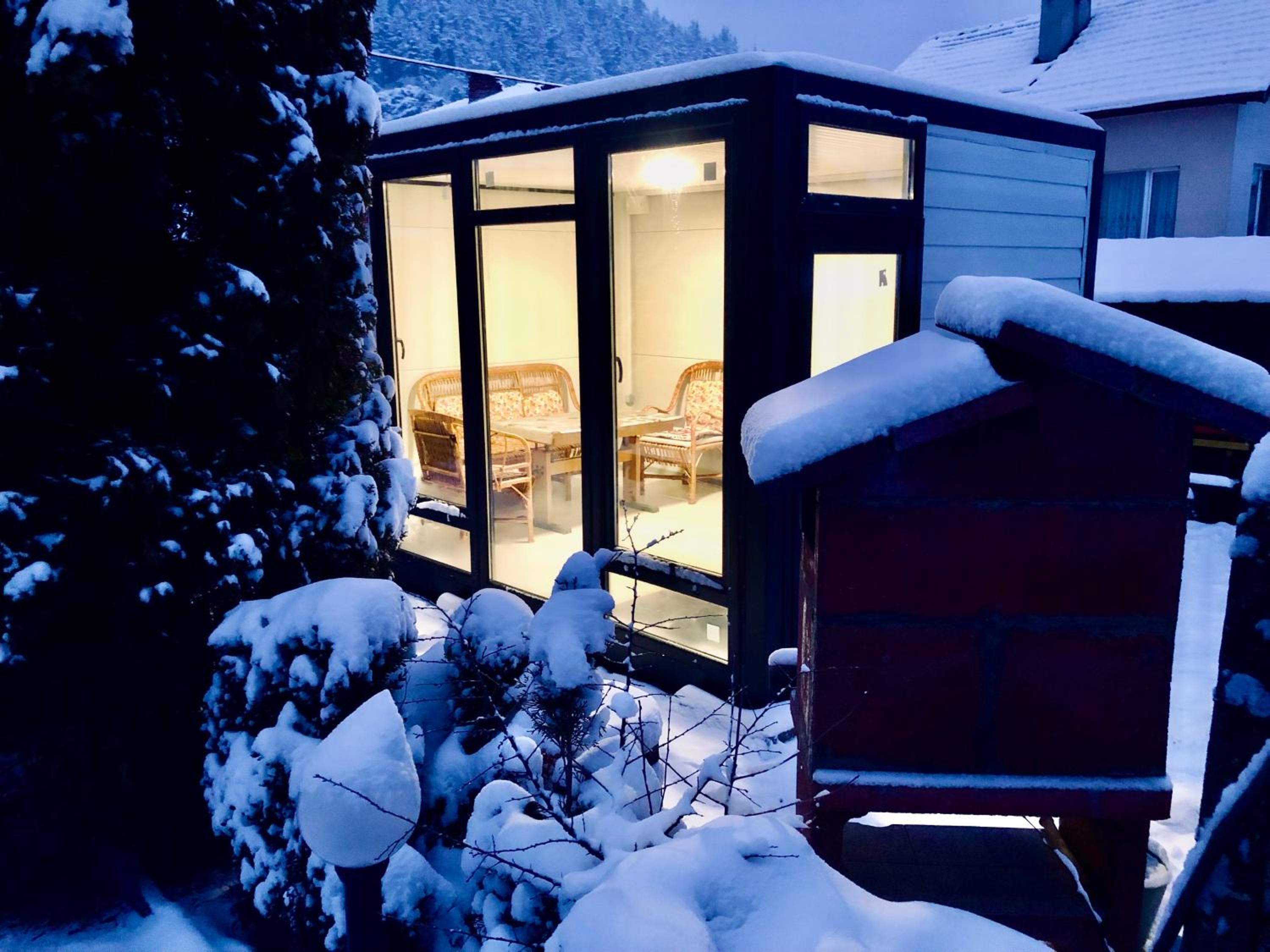 Cozy Guest House Niya , до Боровец , двор и барбекю