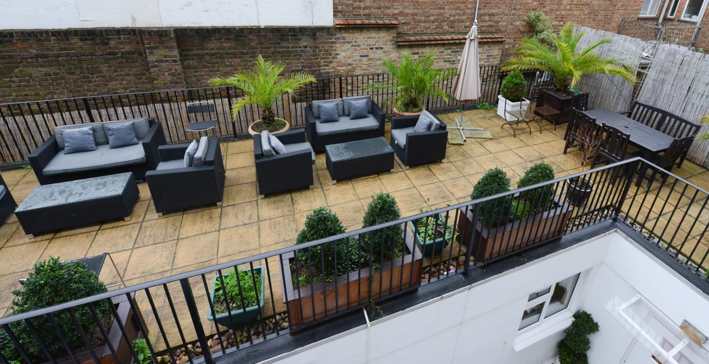 New Linden Hotel - Image 4