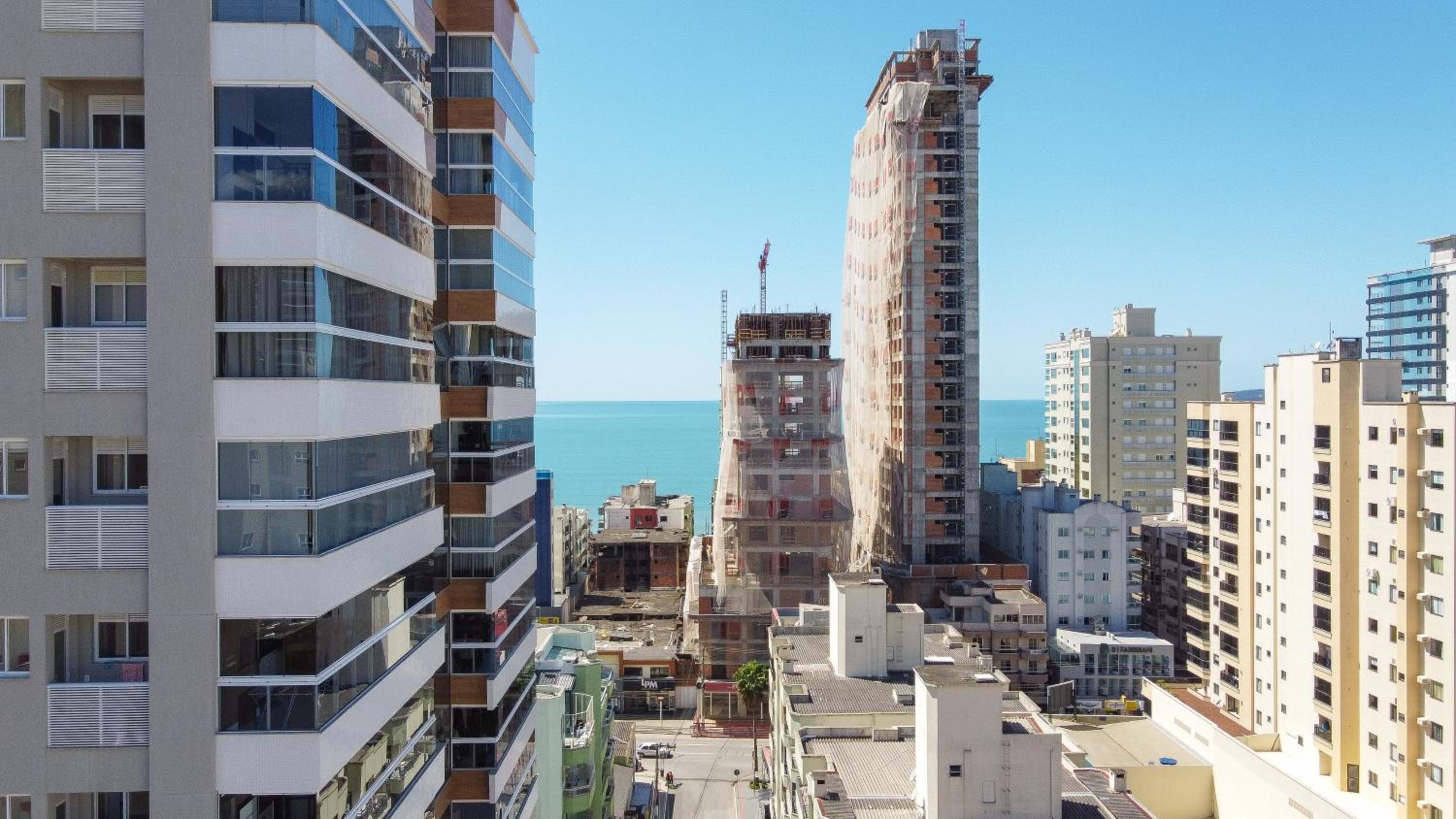 200 metros do mar, Apartamento 3 suítes para Famílias, Itapema Meia Praia