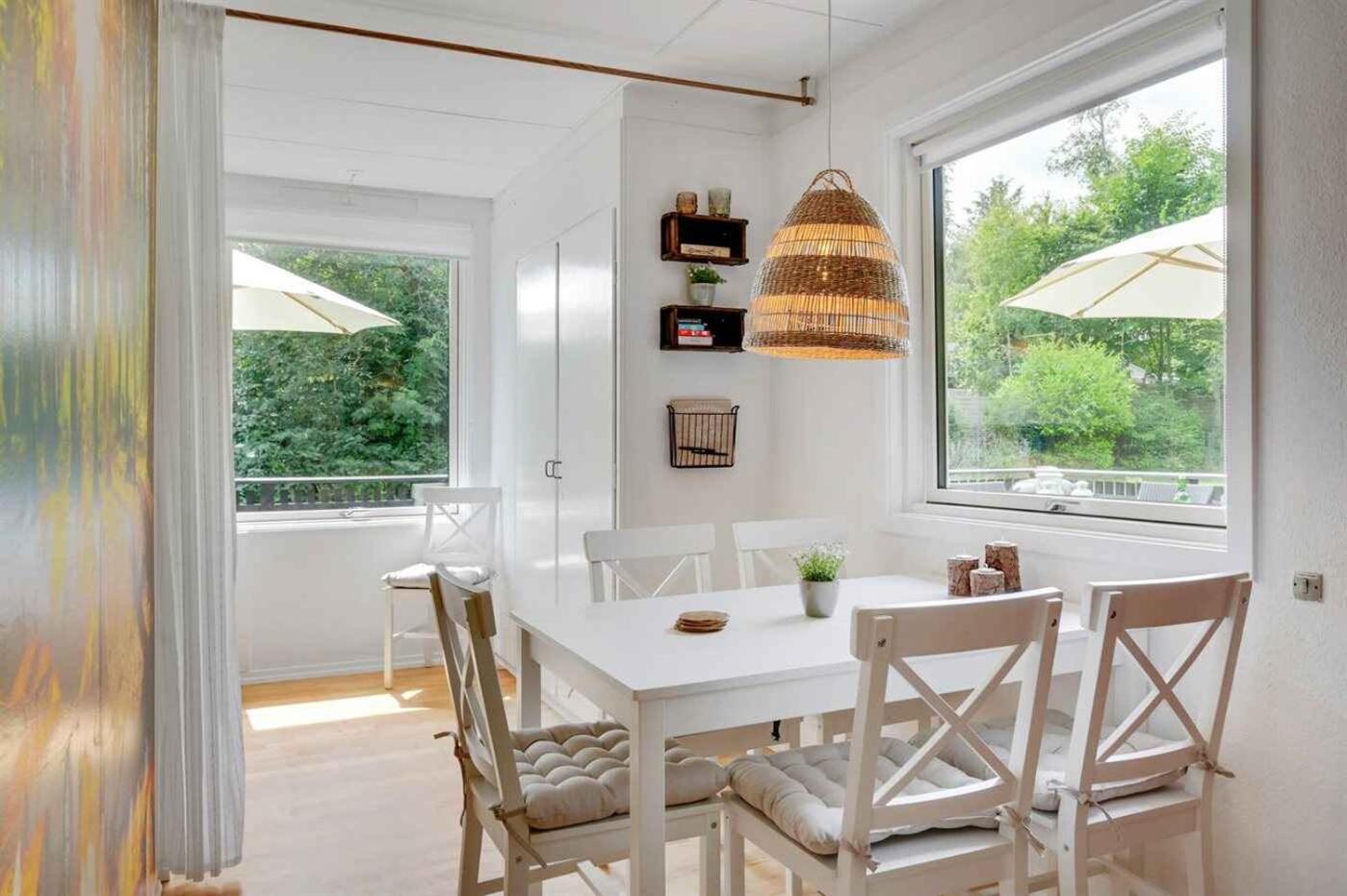 Cozy Cottage Near The Beautiful Rågeleje Beach