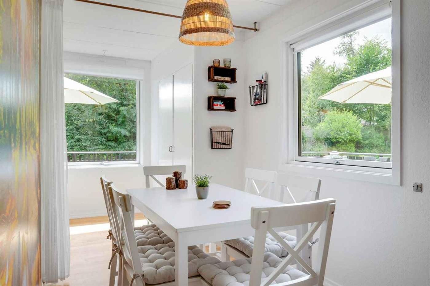 Cozy Cottage Near The Beautiful Rågeleje Beach