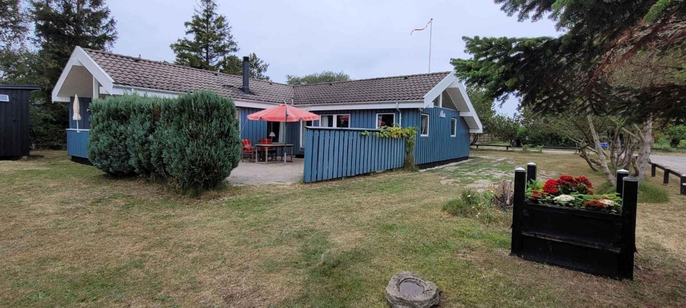 Charming Cottage In Second Row Near Lovely Beach