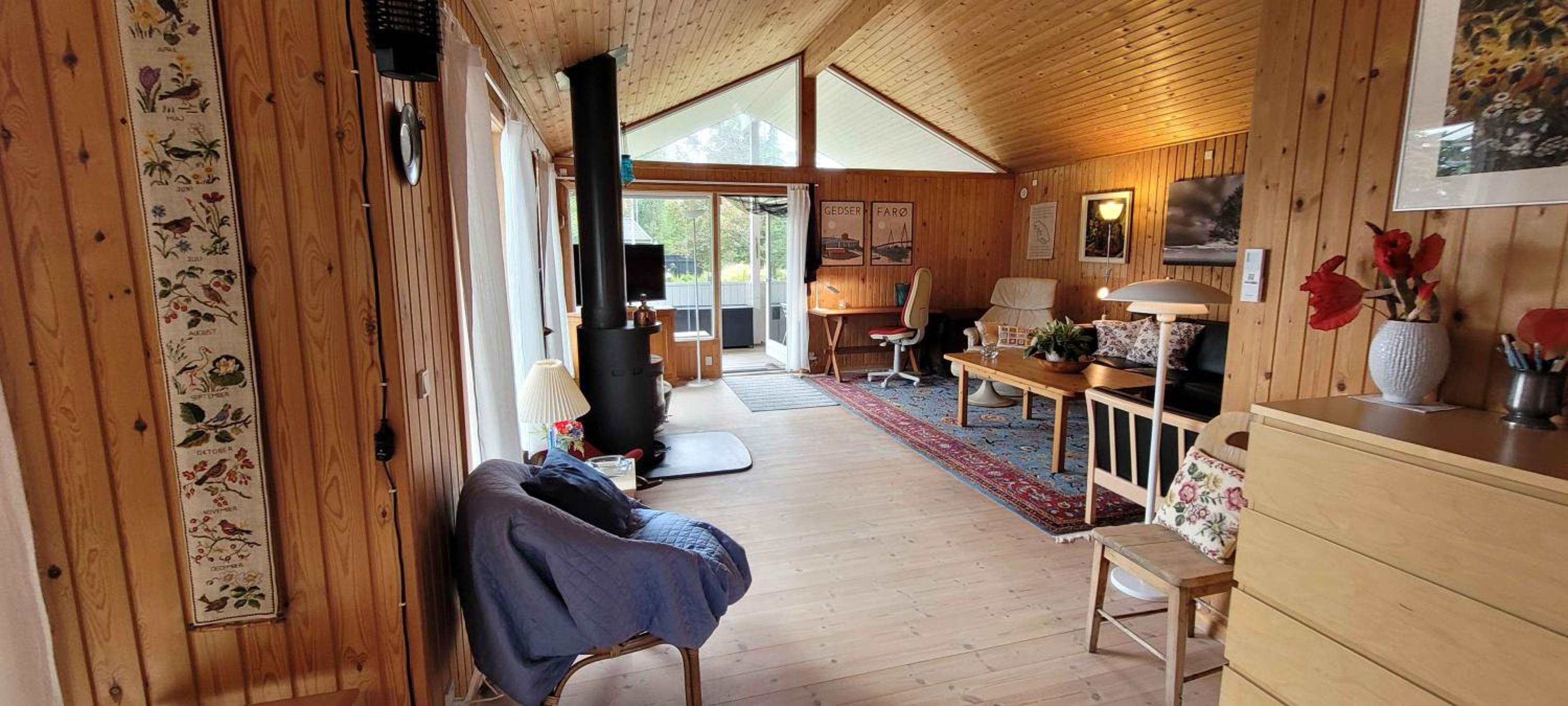 Charming Cottage In Second Row Near Lovely Beach