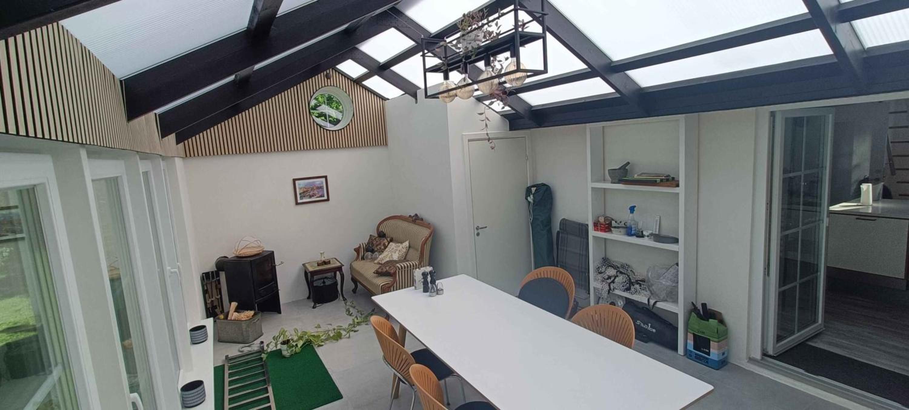 Stay Comfortably In Scenic Surroundings