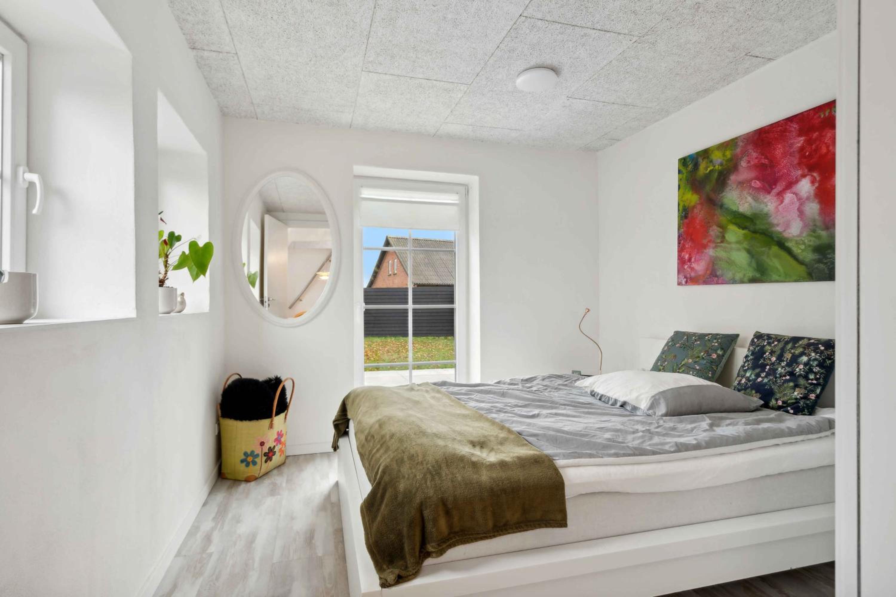 Stay Comfortably In Scenic Surroundings
