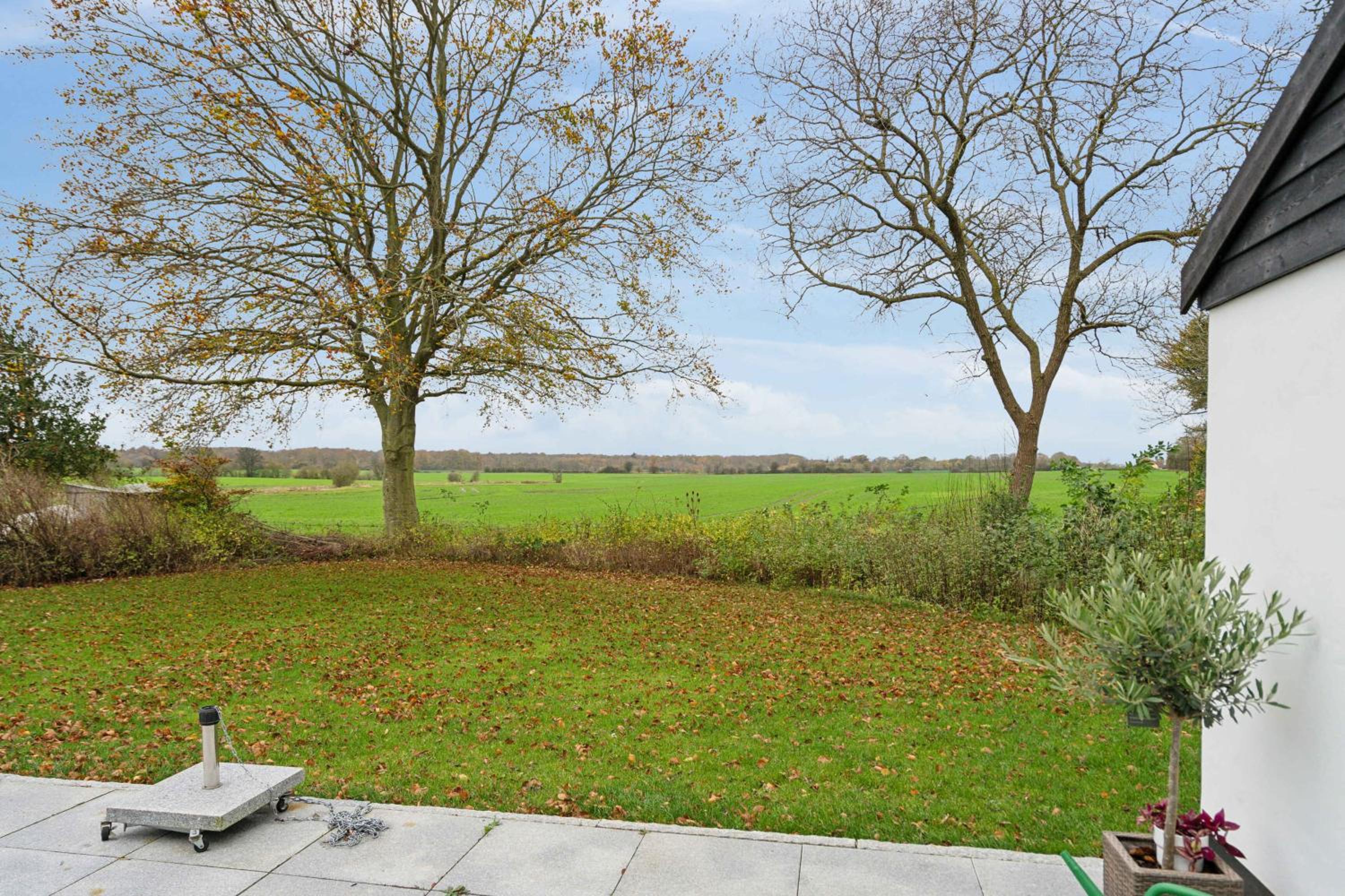 Stay Comfortably In Scenic Surroundings